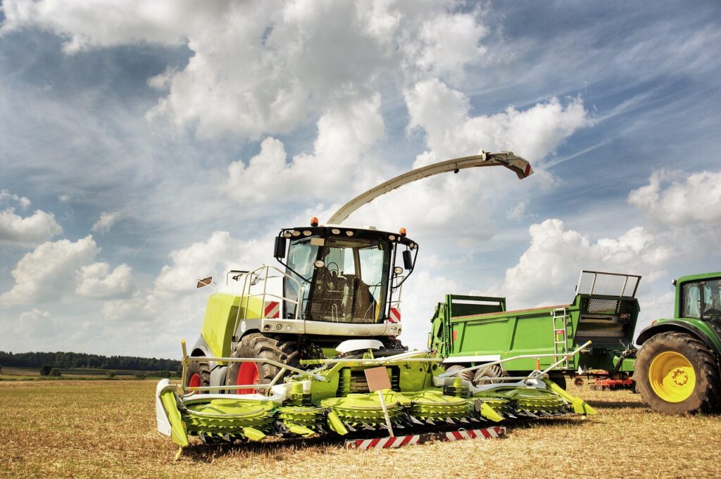 combine harvester, agricultural machine, tractor-2138997.jpg